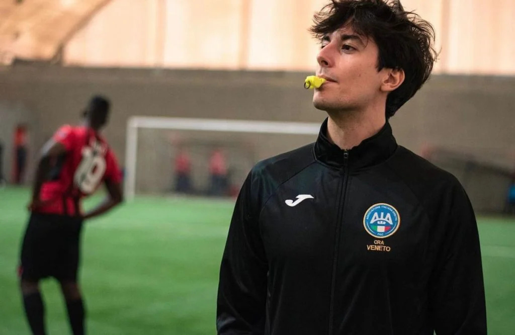 Árbitro é suspenso por expor lances de futebol no Tiktok - vitrine